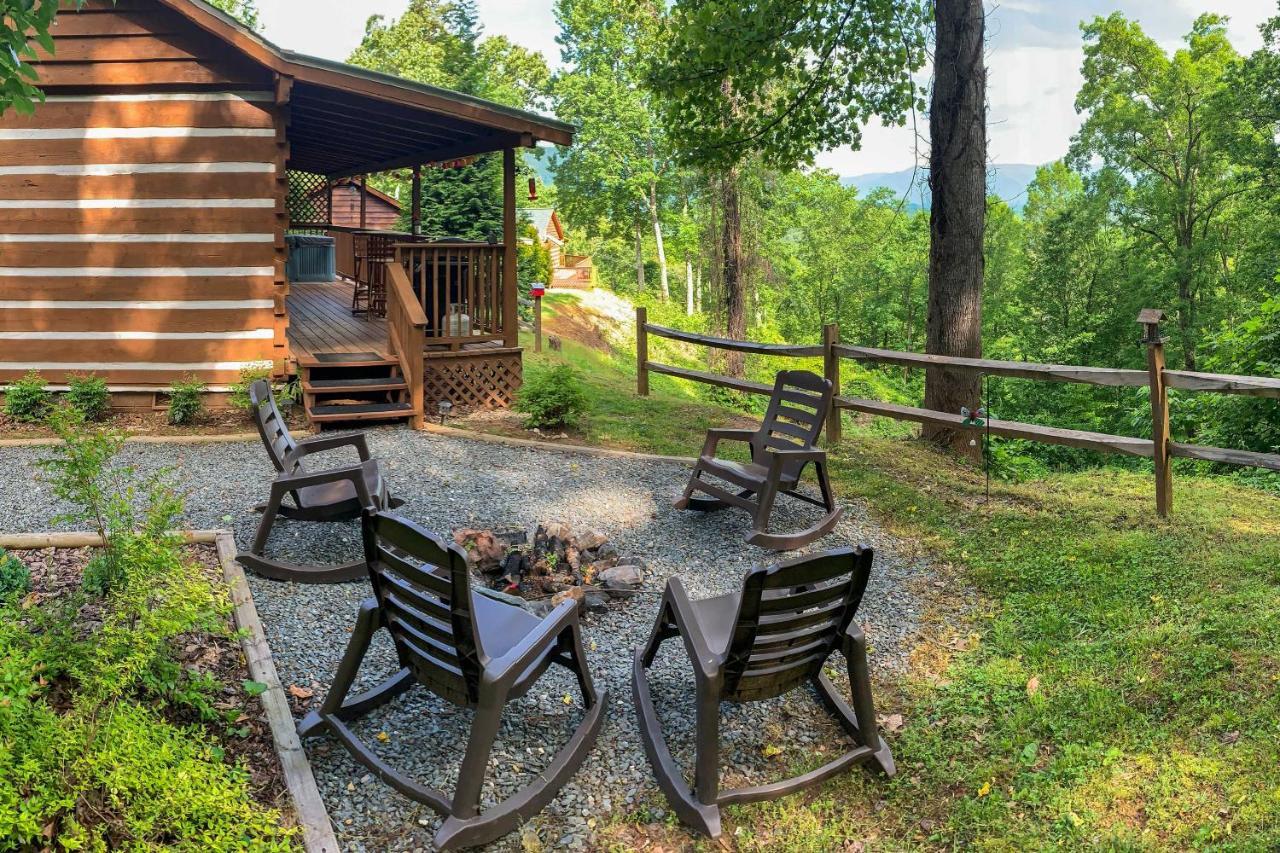 Cozy Cabin With Hot Tub And Smoky Mountain Views! Villa Bryson City Esterno foto