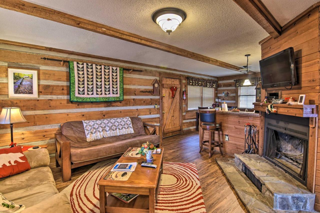 Cozy Cabin With Hot Tub And Smoky Mountain Views! Villa Bryson City Esterno foto